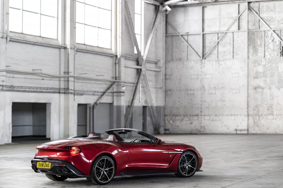 Aston Martin Vanquish Zagato Volante 2017 года  (UK) (фото 36 из 42)